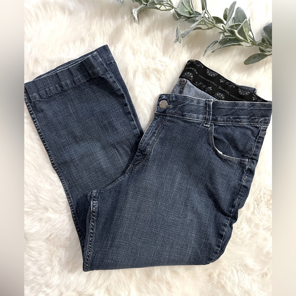 SOLD. Women’s LEE Riders Jeans Comfort Stretch No Gap Waistband US 18WP